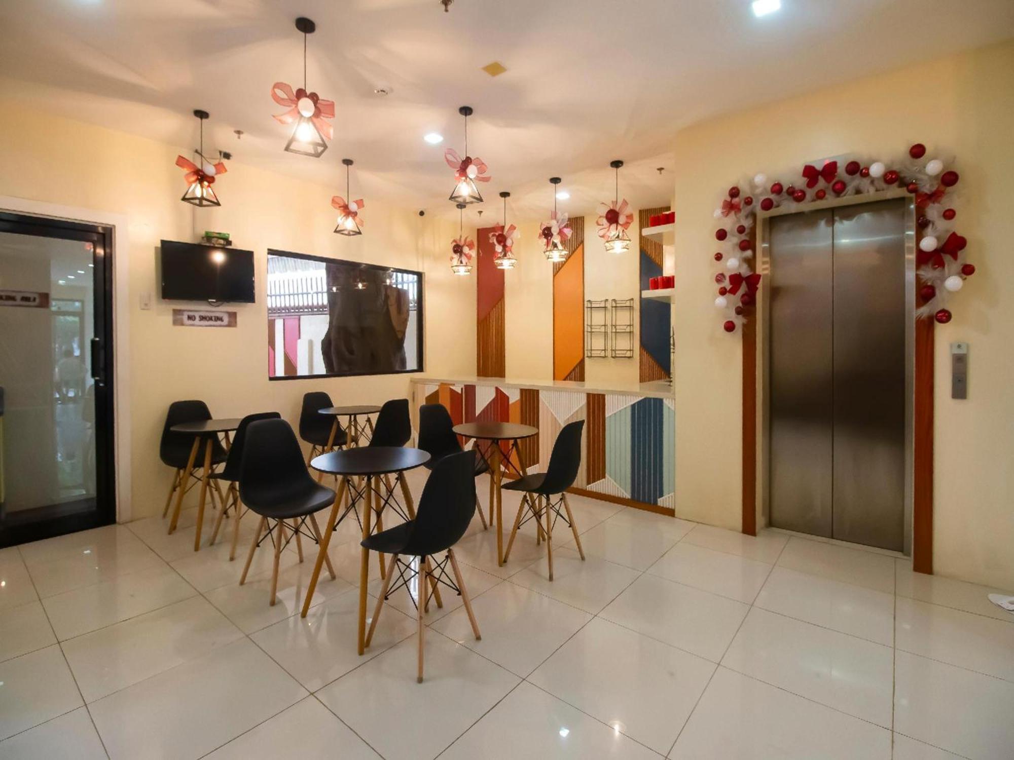 Super Oyo 832 The Teepee Place Hostel & Residence Inn Cebu Екстериор снимка
